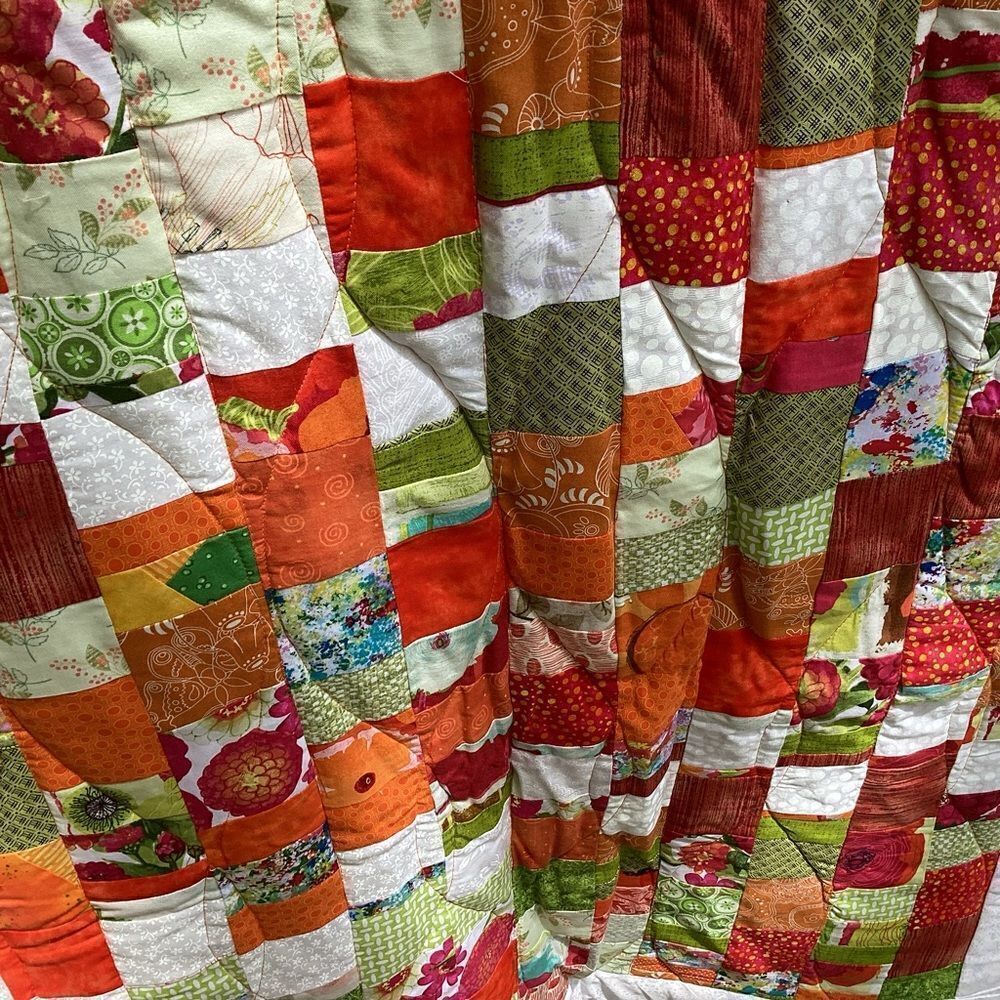 New With Tags. Bright Summer Orange and Green Garden Coin Lap Quilt - Picture 4 of 16